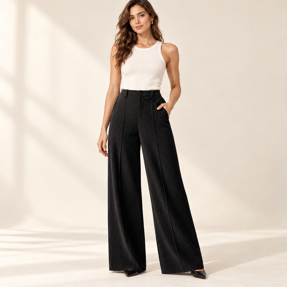 Pantalón de tiro alto y pierna ancha — fotografía de presentación