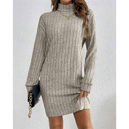 Vestido de punto acanalado y cuello alto · imagen 6